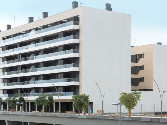 Premium 2BR Apartment – Neinor Homes — Marina Badalona Homes