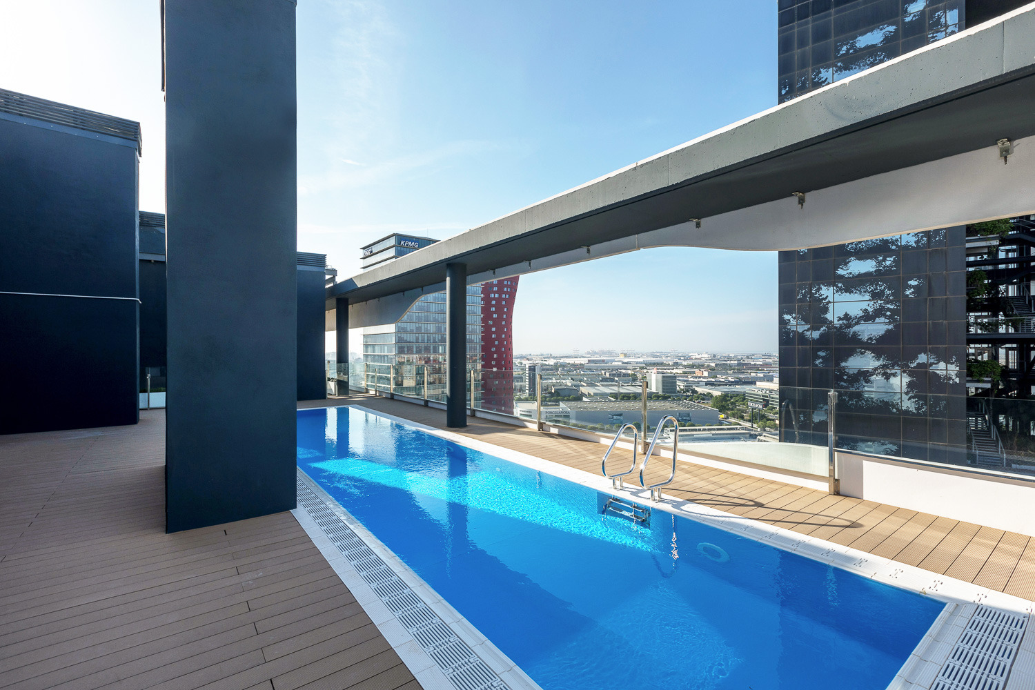 2BR High-Floor Apartment – Neinor Homes — Plaza Europa 38 Homes
