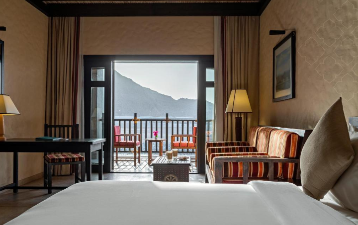 Chalet King Mountain View Hotel Room / Chalet Atana Hotels Chain Oman Tourism Development Company S.A.O.C. (OMRAN Group / مجموعة عمران)